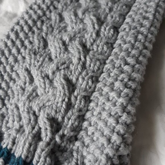 S Double Celtic Knot Cable Knit Dog Sweater - Picture 3 of 3